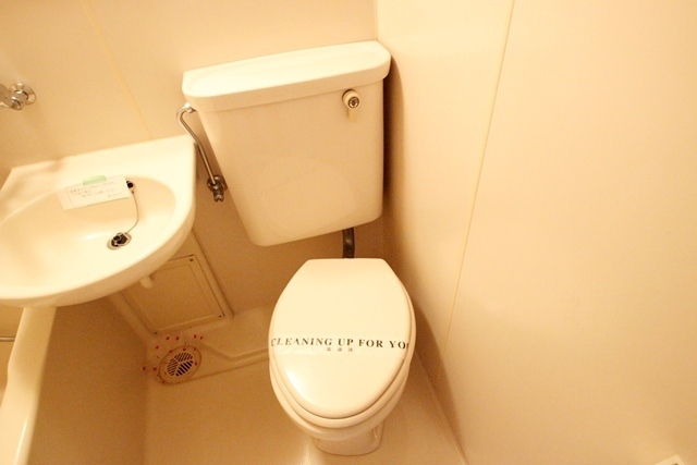 トイレ　※同物件別部屋の写真です