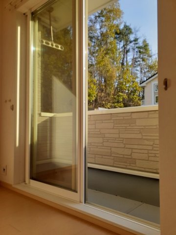 バルコニー　開放的で明るい空間を演出してくれるバルコニーです