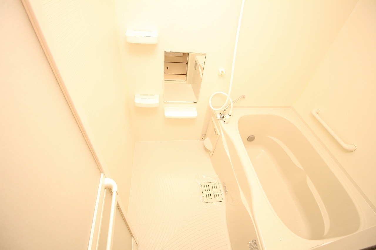 バス・シャワールーム　★追い焚きのお風呂です☆