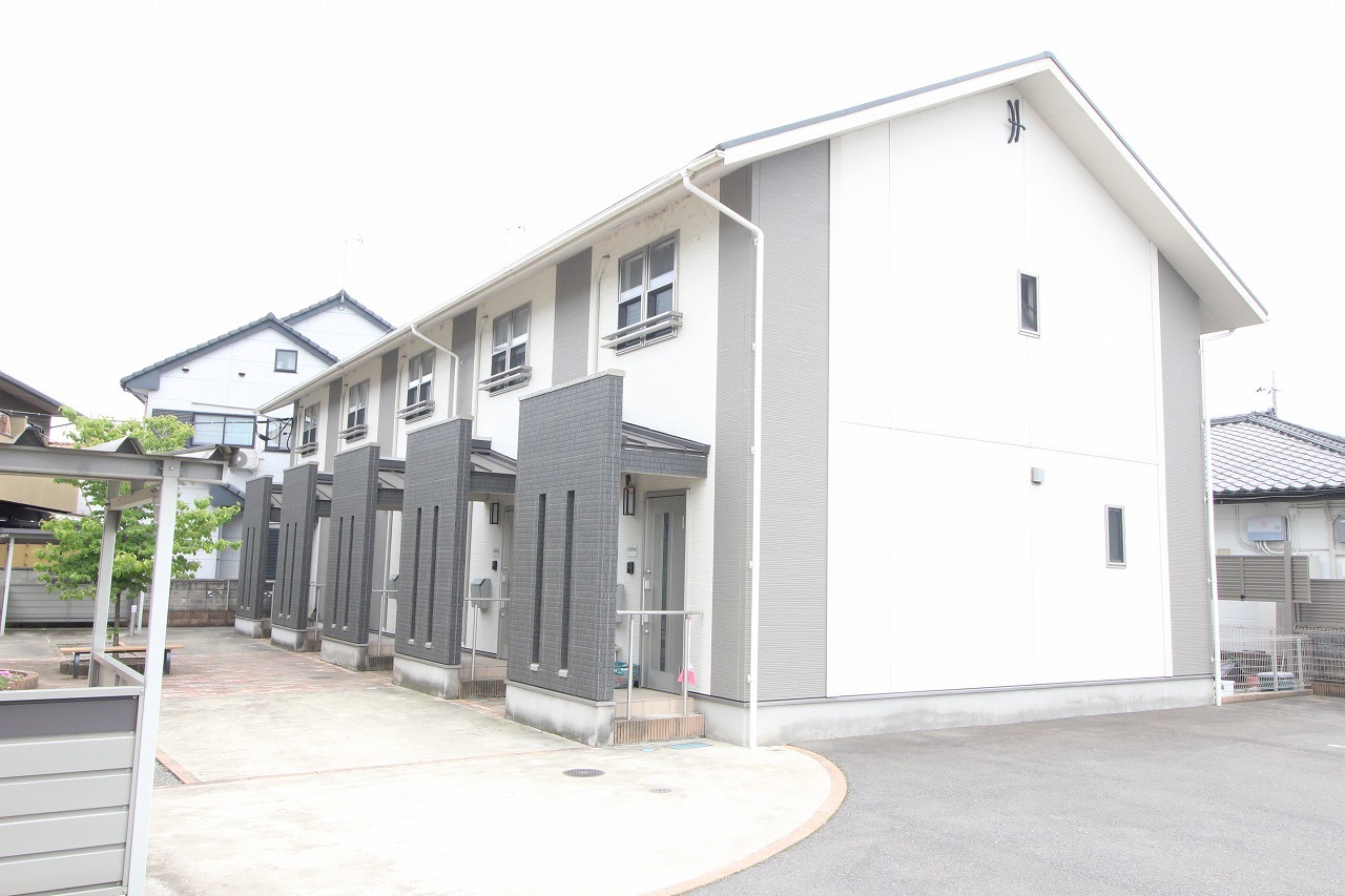 建物外観　★敷金礼金なしで初期費用が抑えられます☆