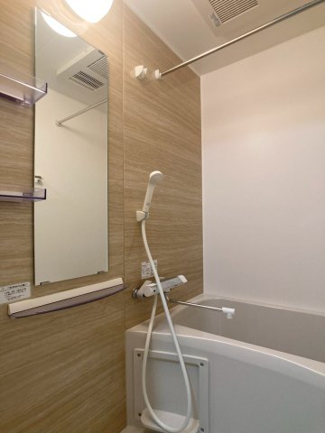 バス・シャワールーム　バス・トイレ別です