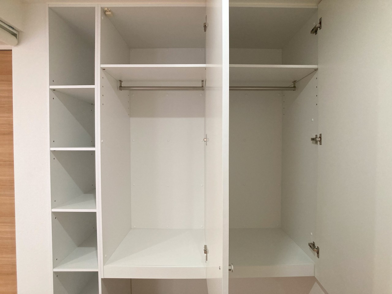 収納　ハンガーポール付のクローゼット