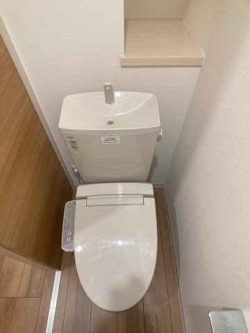 トイレ　温水洗浄便座付トイレ