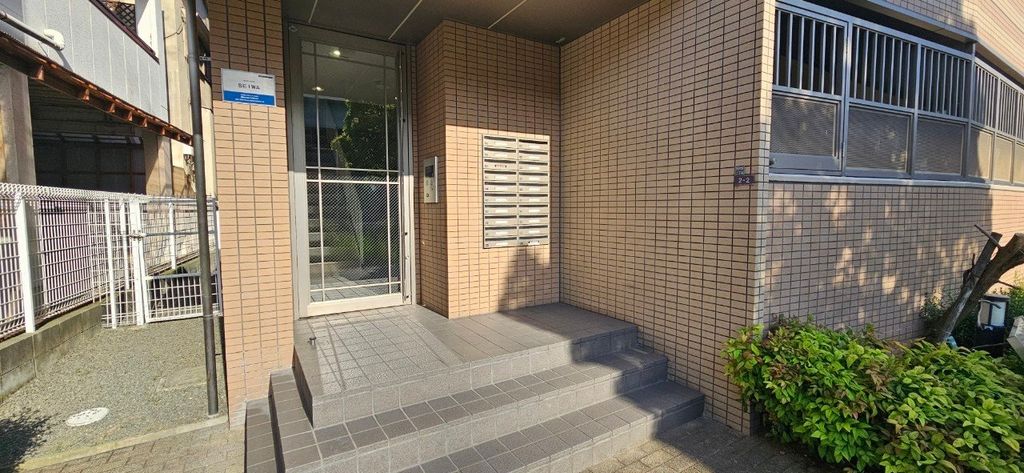 エントランス　エントランス