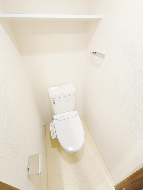 トイレ　暖房便座付きシャワートイレ