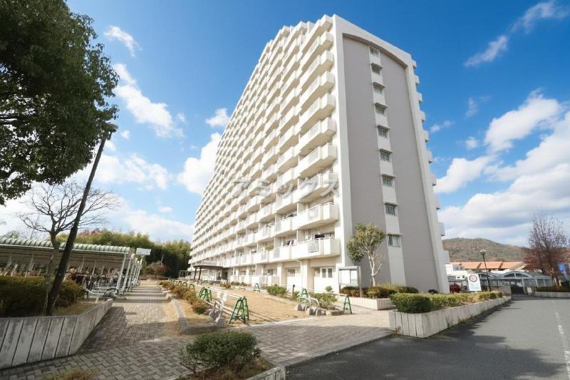 建物外観　ビレッジハウス高美が丘タワー　建物外観