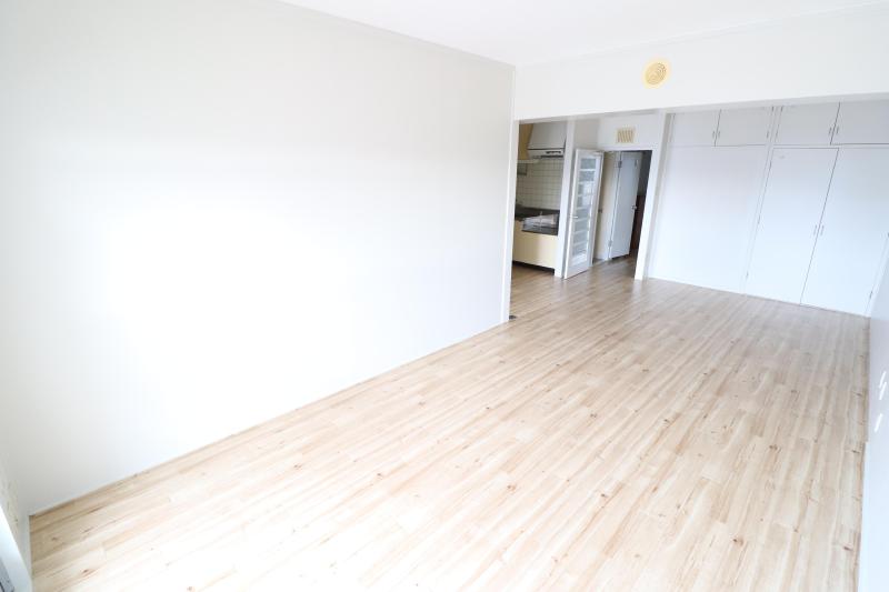 居室・リビング　1　広々15.5帖のリビング