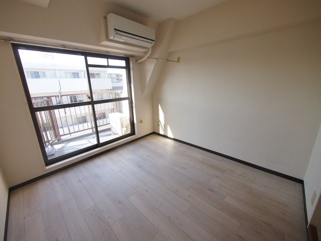 その他部屋・スペース　最上階・南西向きで明るい居室