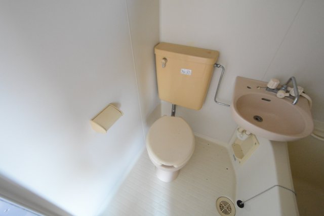 トイレ　浴室内にトイレがあります☆