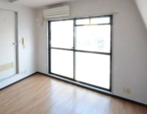 居室・リビング　角部屋の洋室です♪