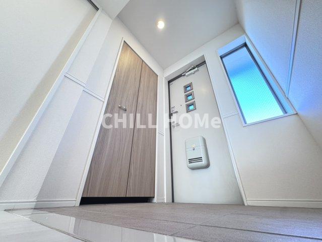 玄関　当社、チルホームのHPもご覧ください(^^)/物件情報多数♪