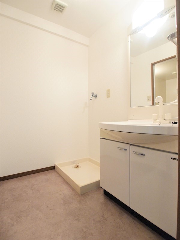 洗面設備　水回りもキレイで清潔感があります