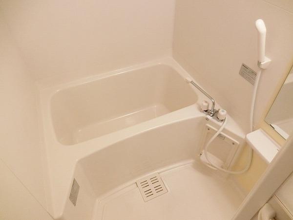 バス・シャワールーム　浴室乾燥機付き！