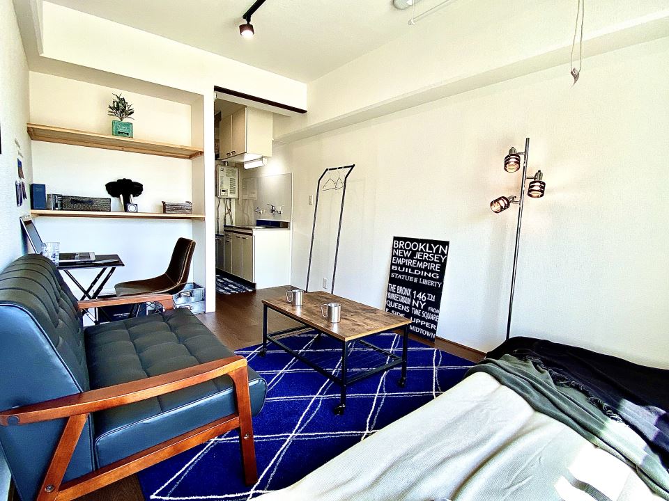 収納　今はやりの見せる収納．布等で隠すのも有り