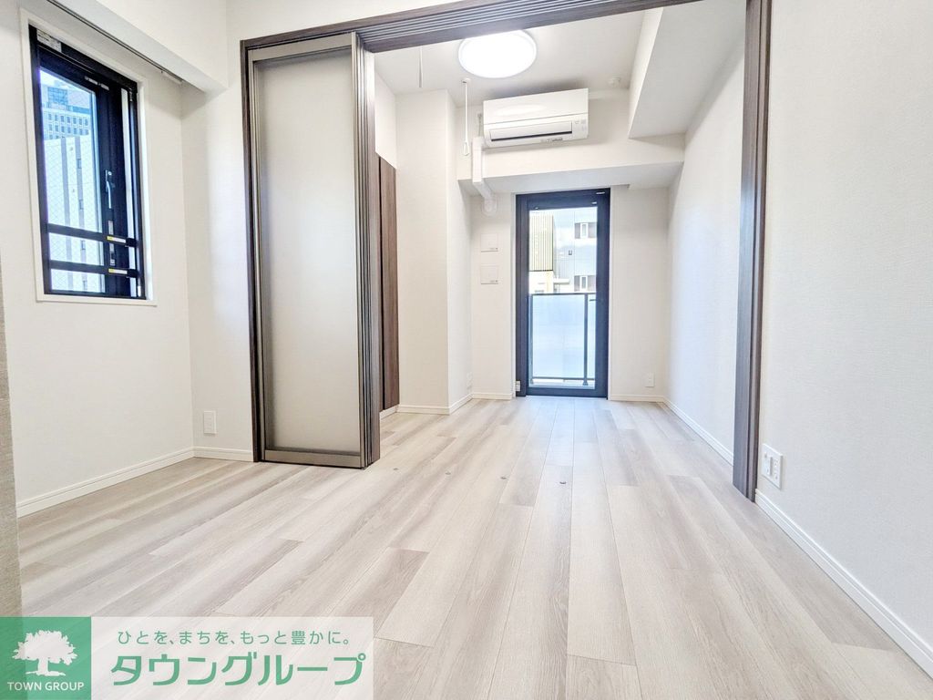 居室・リビング　エントランス