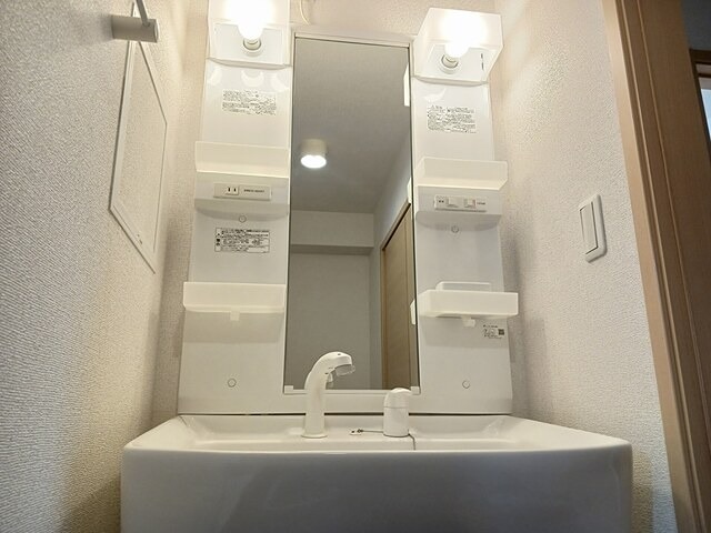洗面設備　独立洗面台です。