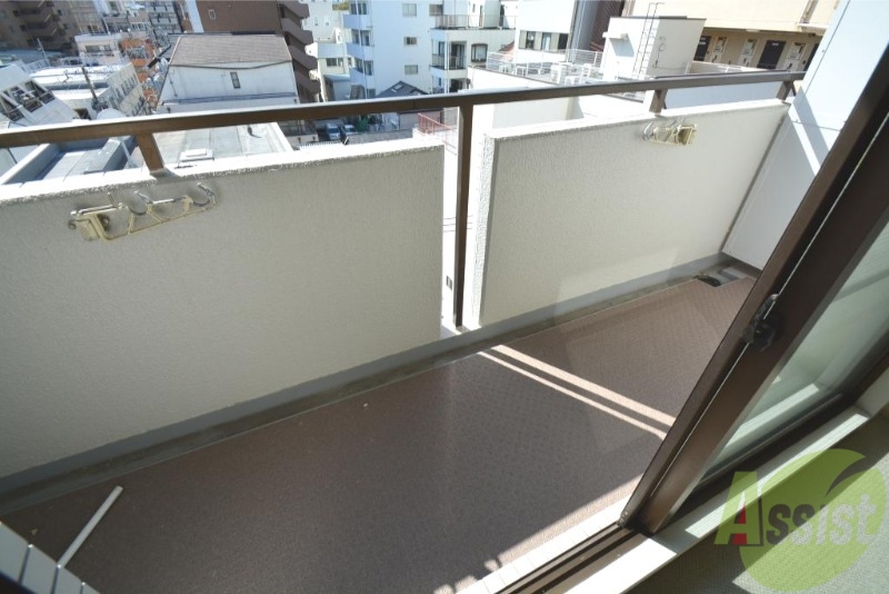 バルコニー　広々としたバルコニー