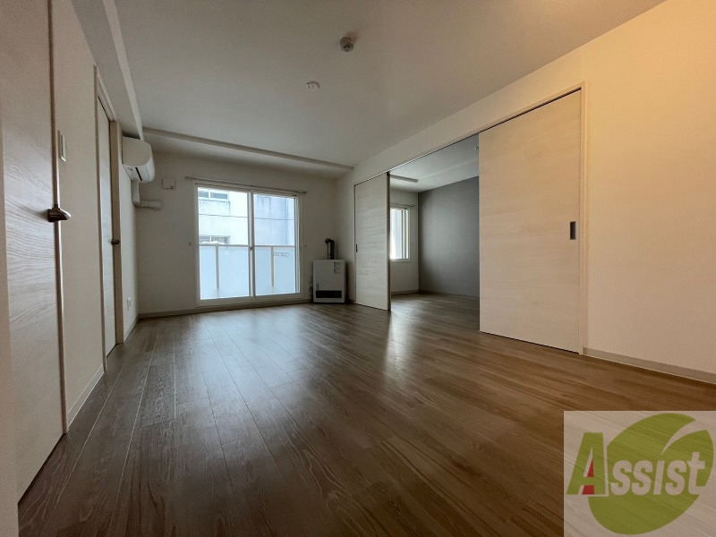 居室・リビング　広くてきれいなリビングです！快適に過ごせそうですね。