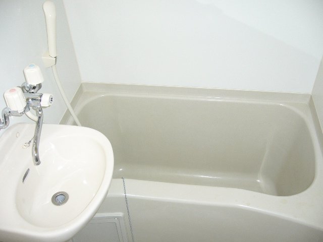 バス・シャワールーム　浴室乾燥機付き！