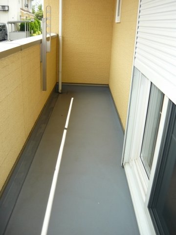 バルコニー　開放的で明るい空間を演出してくれるバルコニーです