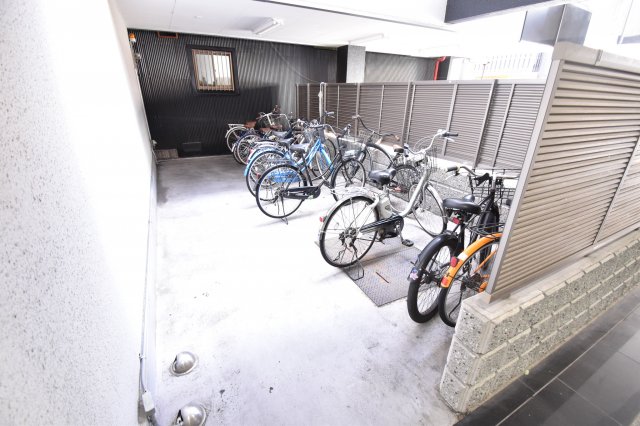 その他共有部分　自転車はこちらに置けます