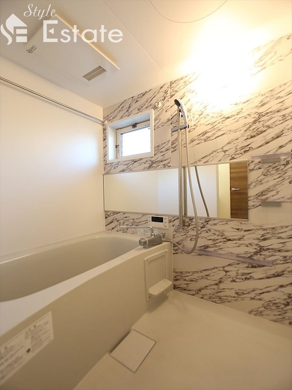 バス・シャワールーム　バスルーム