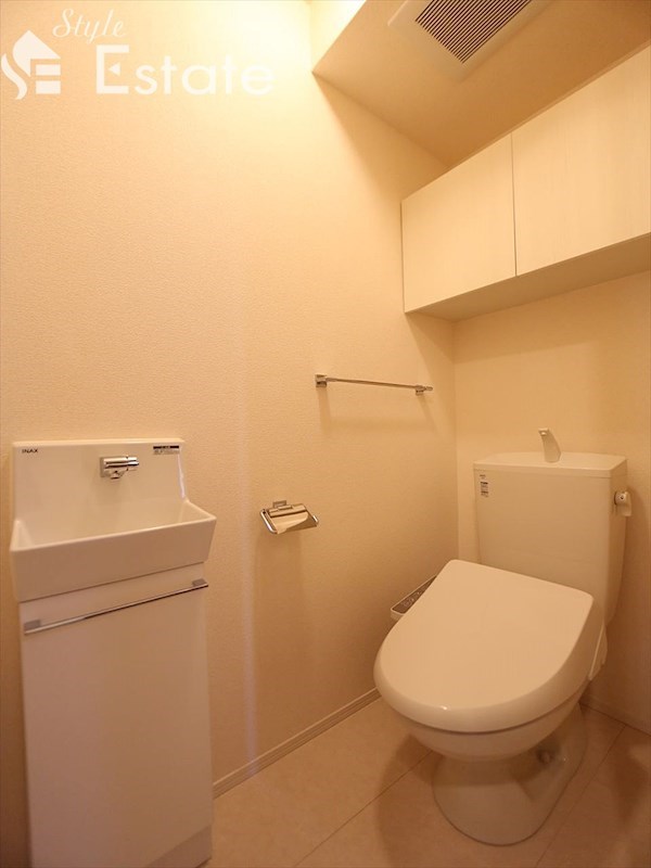 トイレ　温水洗浄便座付トイレ