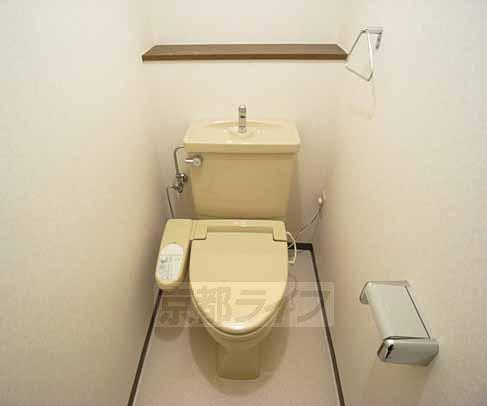 トイレ　清潔感のある洋式トイレ。