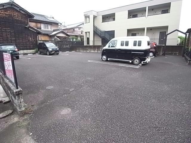 駐車場　駐車場