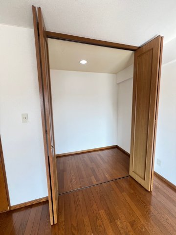 収納　洋室(2)☆