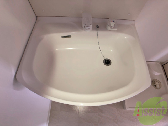 洗面設備　洗面台は人気の独立タイプです。使いやすいですよね。