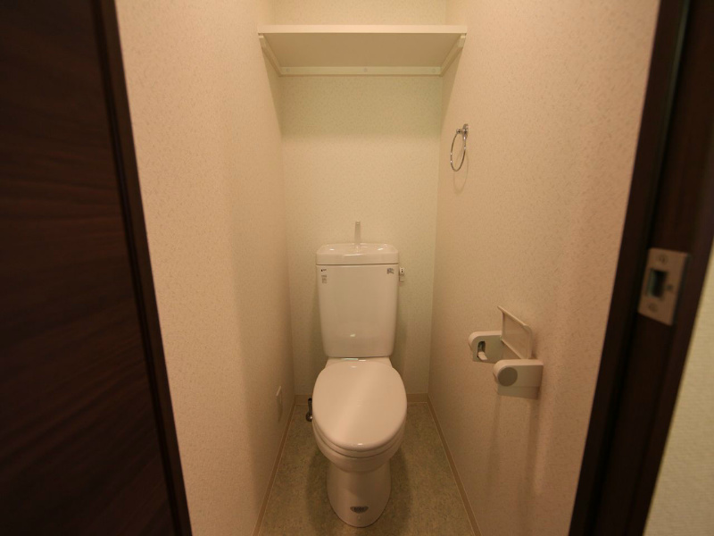 トイレ　トイレ　温水洗浄便座取り付け可