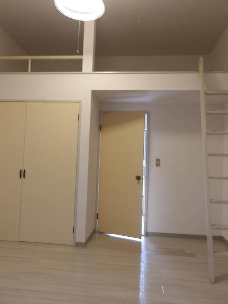 その他部屋・スペース　広々したロフト付き