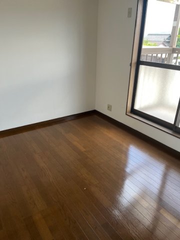 居室・リビング　コンパクトで使いやすい洋室です