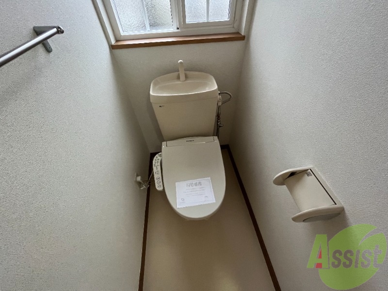 トイレ　トイレはウォシュレット付きです。シャワートイレは嬉しいですね