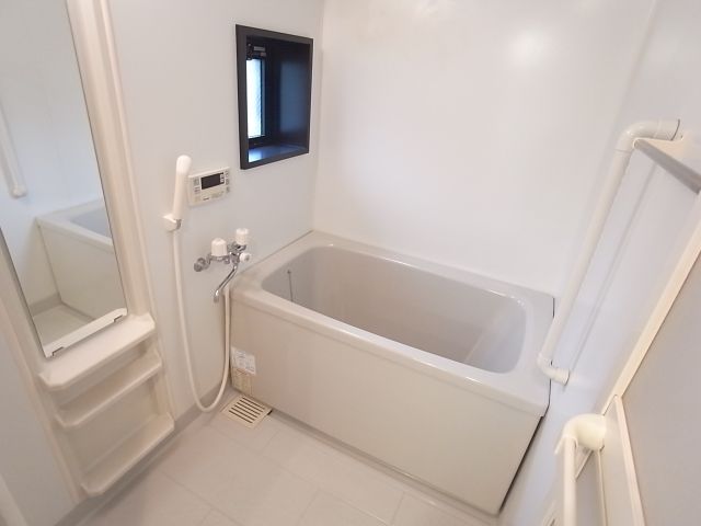 バス・シャワールーム　浴槽です