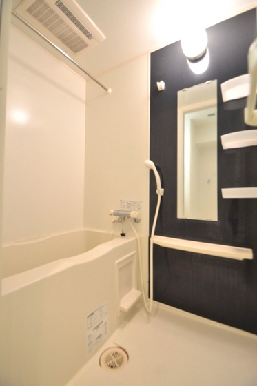 バス・シャワールーム　高級感のあるオシャレな浴室