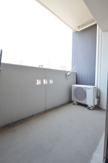 バルコニー　バルコニーも広々♪