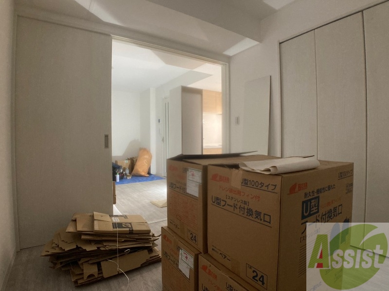 その他部屋・スペース　戸を閉めるとリビングと区切られた寝室にすることができますよ。