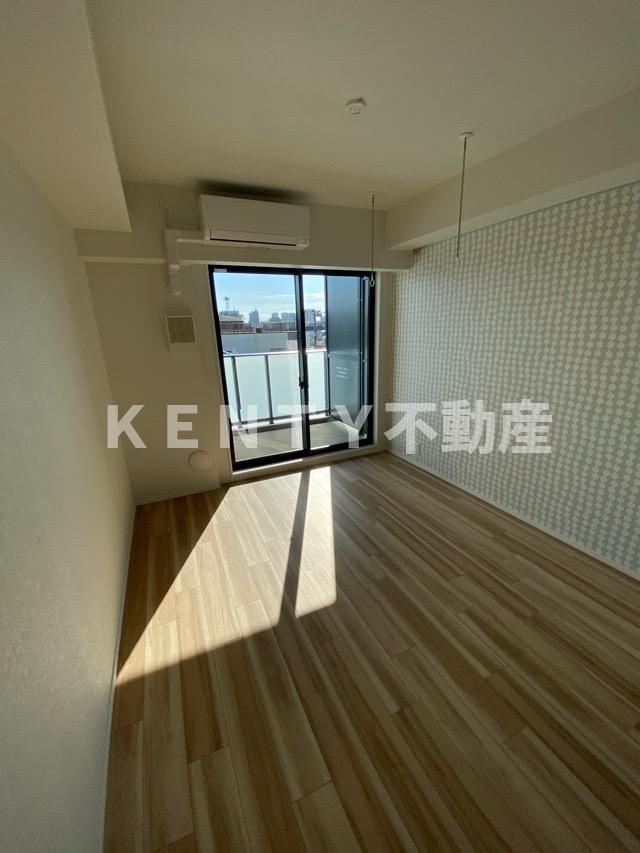 居室・リビング　こちらの居間で趣味の時間をお楽しみください