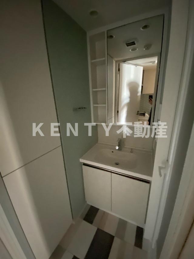 洗面設備　脱衣スペースもあります