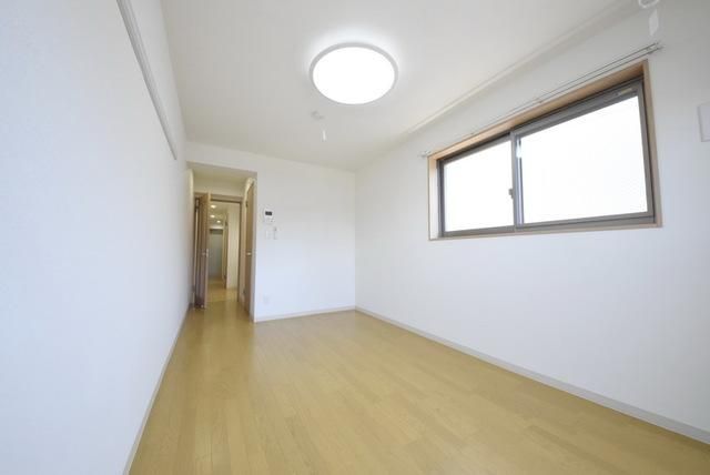 居室・リビング　明るいお部屋