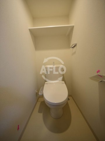 トイレ　クリスタルグランツ難波WEST　洗浄便座機能付き