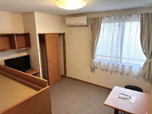 居室・リビング　備品や設備仕様は号室等により異なります現地をご確認下さい。