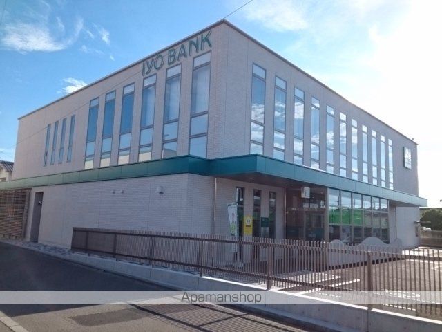 銀行　伊予銀行松山北支店様（銀行）まで500m