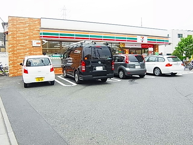 コンビニ　セブンイレブン足立5丁目店（コンビニ）まで286m