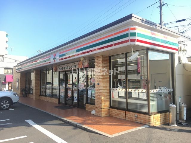コンビニ　セブンイレブン 岩国駅前中央通り店（コンビニ）まで370m