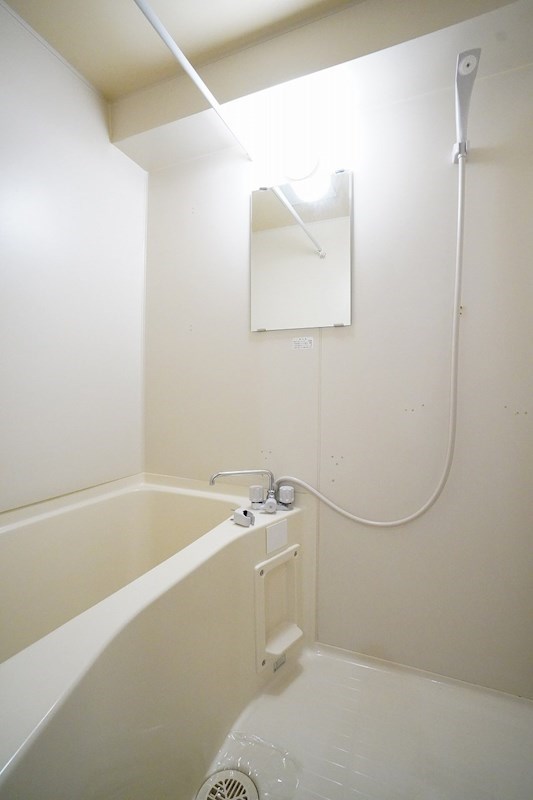 バス・シャワールーム　バストイレ別タイプ