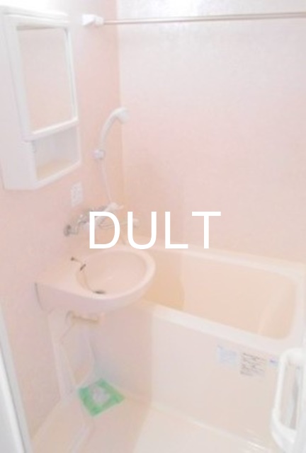 バス・シャワールーム　バスルームです。