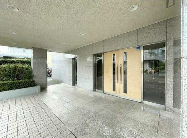 エントランス　エントランス